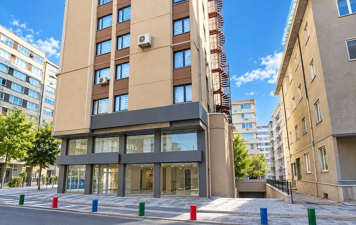 Özsoy İş Merkezi binasının Konur Sokak tarafından görünümü, Kızılay Ankara