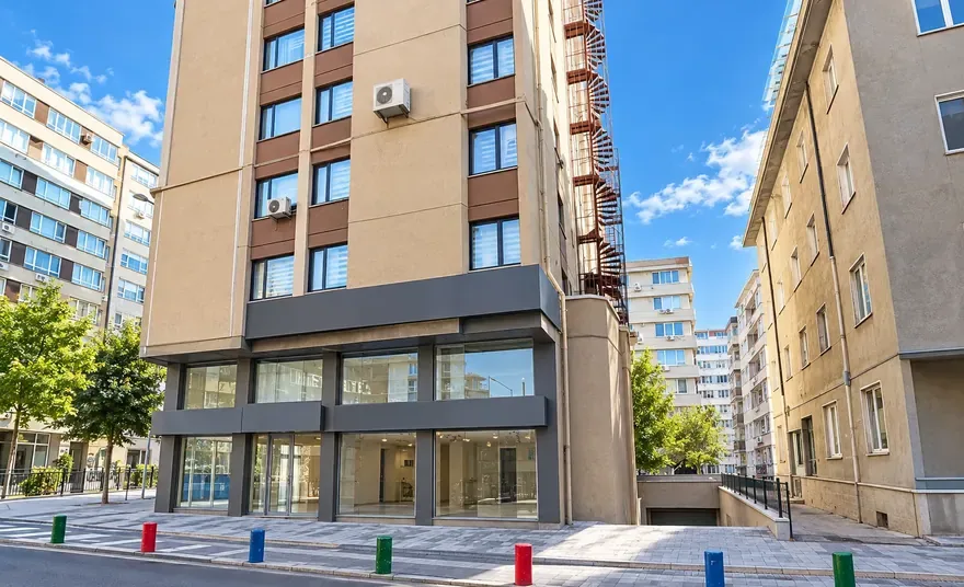 Özsoy İş Merkezi binasının Konur Sokak tarafından görünümü, Kızılay Ankara